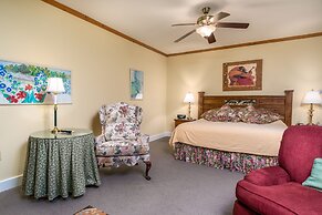 Highland Lake Inn & Resort