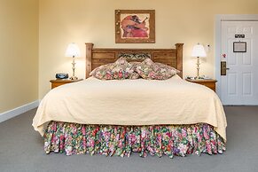 Highland Lake Inn & Resort