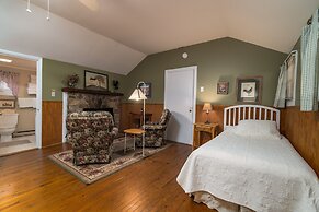 Highland Lake Inn & Resort