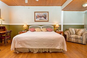 Highland Lake Inn & Resort