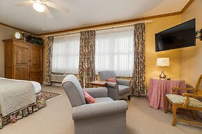 Highland Lake Inn & Resort