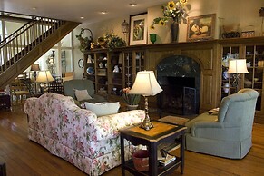 Highland Lake Inn & Resort