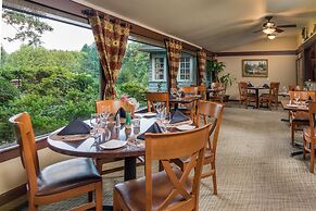 Highland Lake Inn & Resort