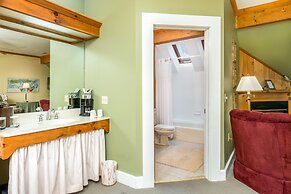 Highland Lake Inn & Resort