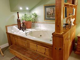 Highland Lake Inn & Resort