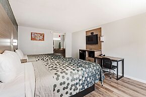 Econo Lodge And Suites Bricktown