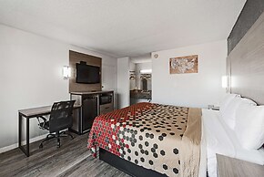 Econo Lodge And Suites Bricktown