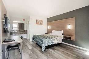 Econo Lodge And Suites Bricktown