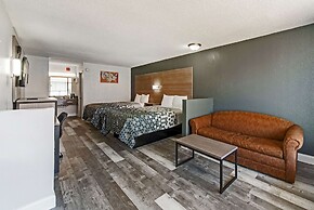 Econo Lodge And Suites Bricktown