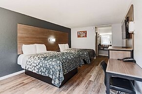Econo Lodge And Suites Bricktown