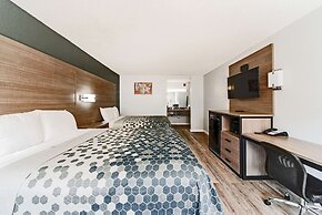 Econo Lodge And Suites Bricktown