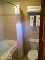 Pacer Inn And Suites Delaware