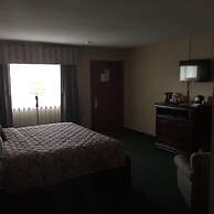 Pacer Inn And Suites Delaware