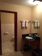 Pacer Inn And Suites Delaware