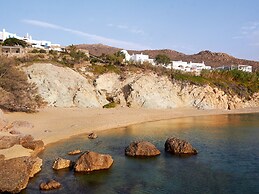 Mykonos Lolita, A Grecotel Resort To Live