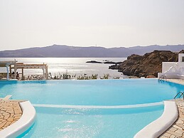 Mykonos Lolita, A Grecotel Resort To Live