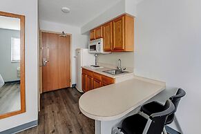 Birch Hill Suites Dayton - WP AFB