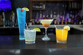 The Cove Hotel, Long Beach