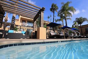 The Cove Hotel, Long Beach