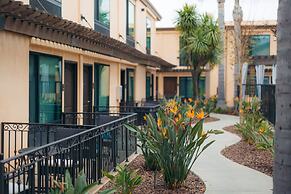 The Cove Hotel, Long Beach