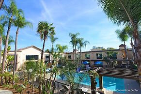 The Cove Hotel, Long Beach