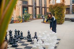 The Cove Hotel, Long Beach