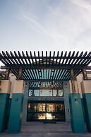 The Cove Hotel, Long Beach