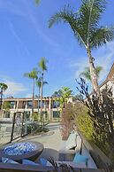 The Cove Hotel, Long Beach