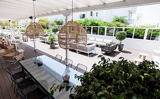 Coral Suites & Spa