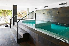 Coral Suites & Spa