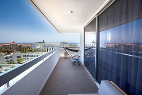 Coral Suites & Spa
