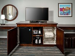 Hampton Inn & Suites St. Louis at Forest Park