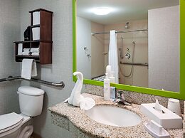 Hampton Inn & Suites St. Louis at Forest Park