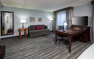 Hampton Inn & Suites St. Louis at Forest Park