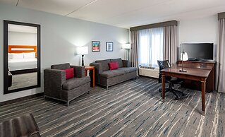 Hampton Inn & Suites St. Louis at Forest Park