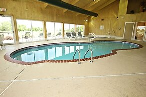 Crown Pointe Lodge, BW Signature Collection