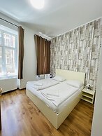 Easy Star Hotel
