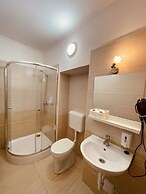Easy Star Hotel
