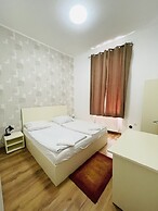 Easy Star Hotel
