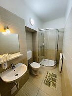 Easy Star Hotel
