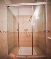 Easy Star Hotel