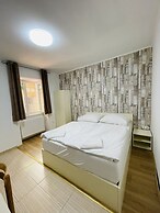 Easy Star Hotel