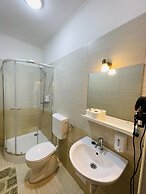 Easy Star Hotel