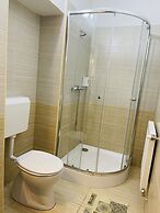 Easy Star Hotel
