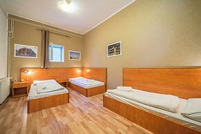 Easy Star Hotel