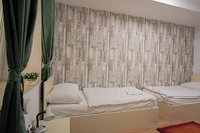Easy Star Hotel
