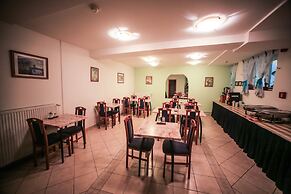 Easy Star Hotel