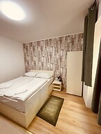 Easy Star Hotel
