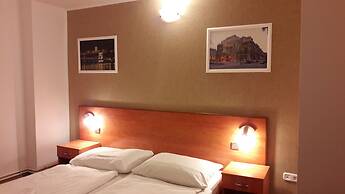 Easy Star Hotel