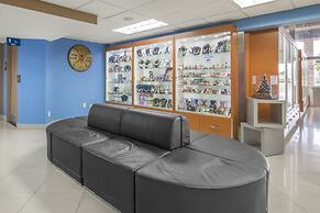 Rodeway Inn & Suites Fort Lauderdale Airport & Cruise Port